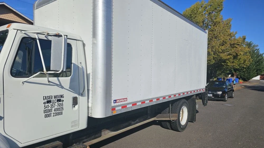 Easier Moving 26' Morgan box truck with USDOT and ODOT numbers on the door